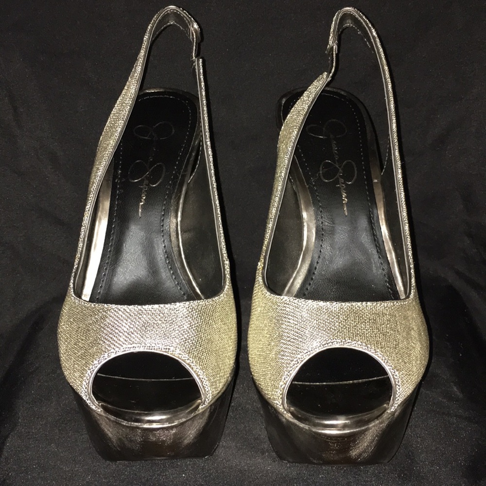 NWT Jessica Simpson peep toe pumps
